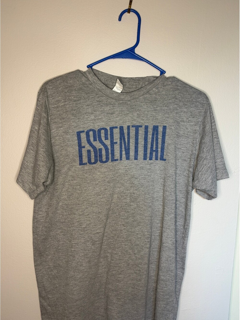Rue21 women's gray graphic T shirt